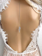 Elegante Rückenkette mit Zirkonia-Blätter Anhänger – filigraner Rückenschmuck | ONDEGO®