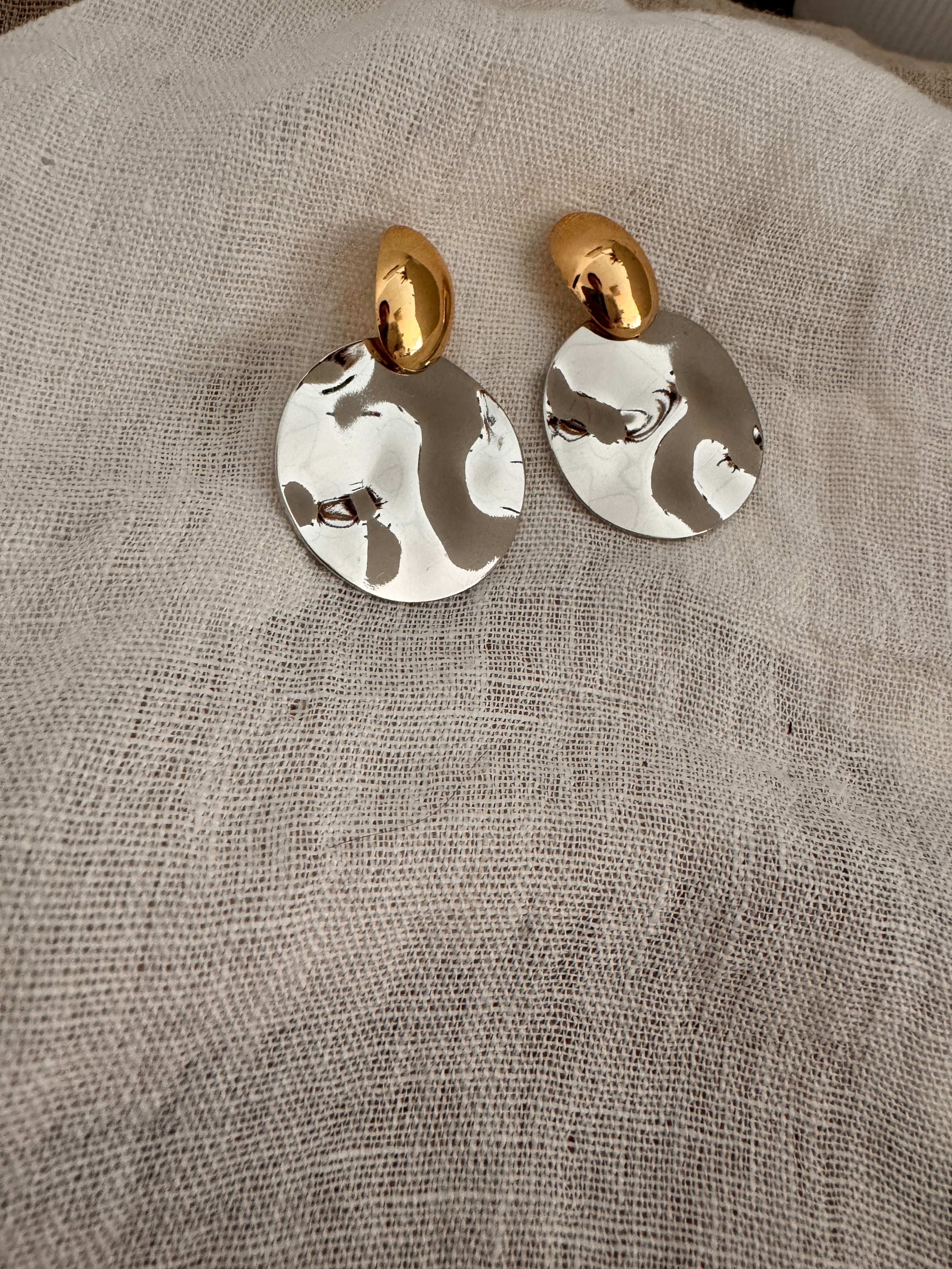 Edelstahl Ohrringe Gold Silber – Moderne Statement Ohrringe im Hammerschlag-Design | Damen Ohrstecker