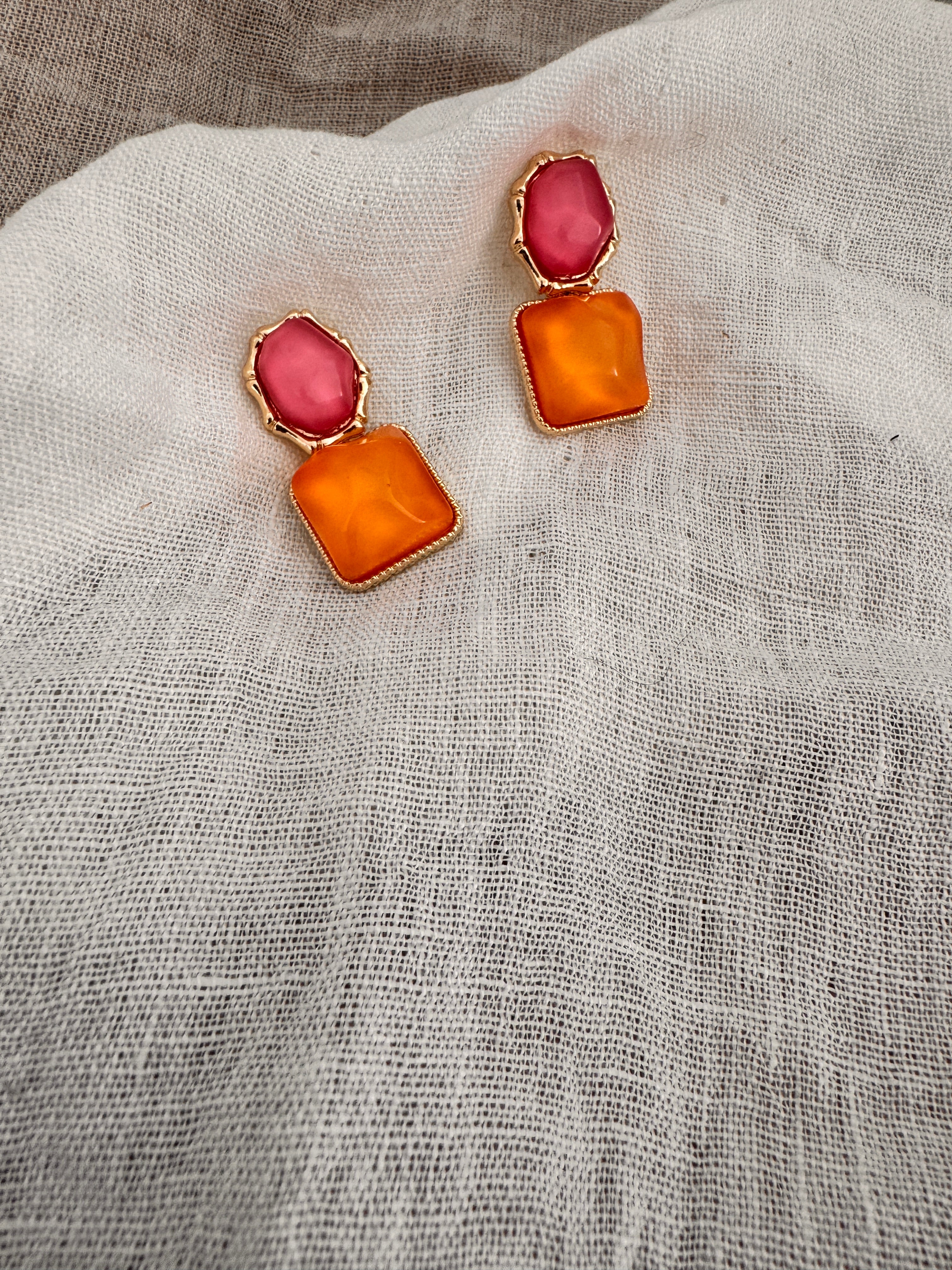 Statement Ohrringe Gold mit farbigen Steinen – 3,5 cm | ONDEGO®