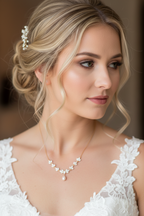 Halskette Gold mit Perle & Zirkonia – filigrane Brautkette im Blätterdesign