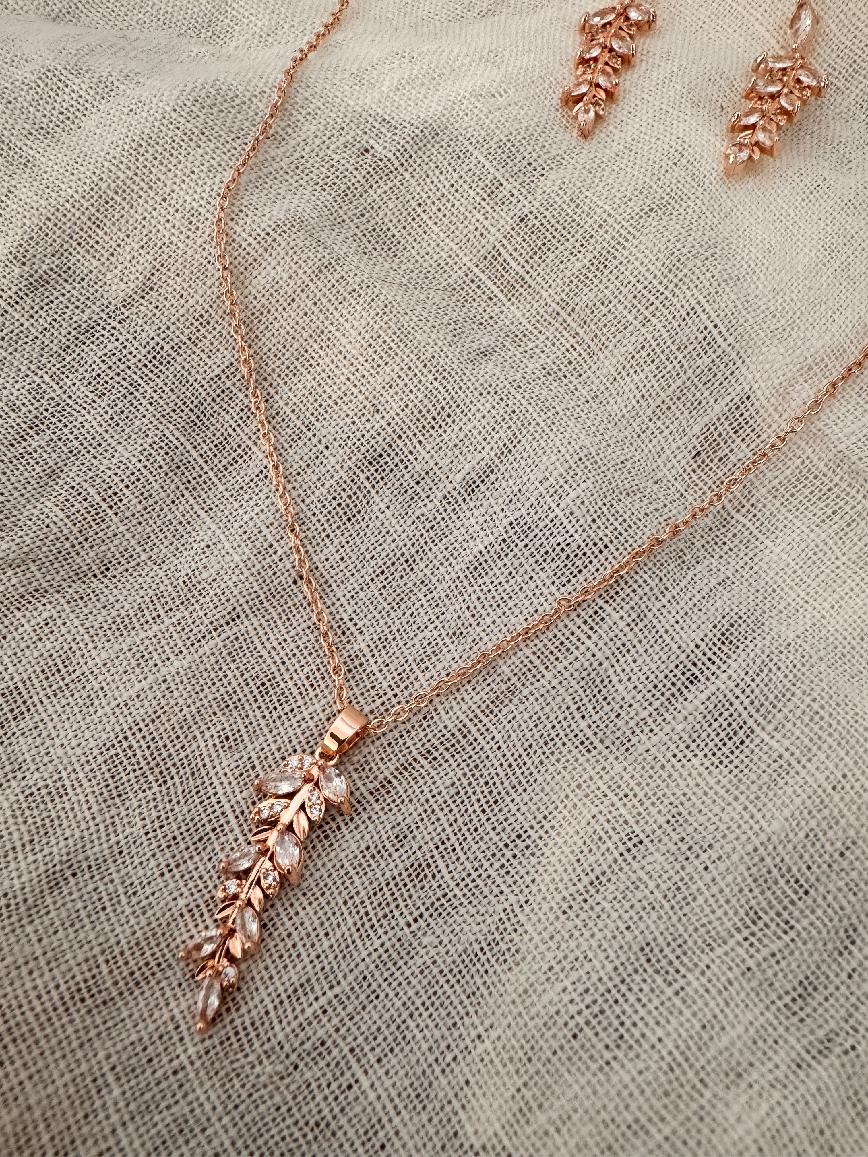 Schmuckset Roségold mit Blatt Design – Halskette & Ohrringe mit Zirkonia | Brautschmuck Hochzeit Damen