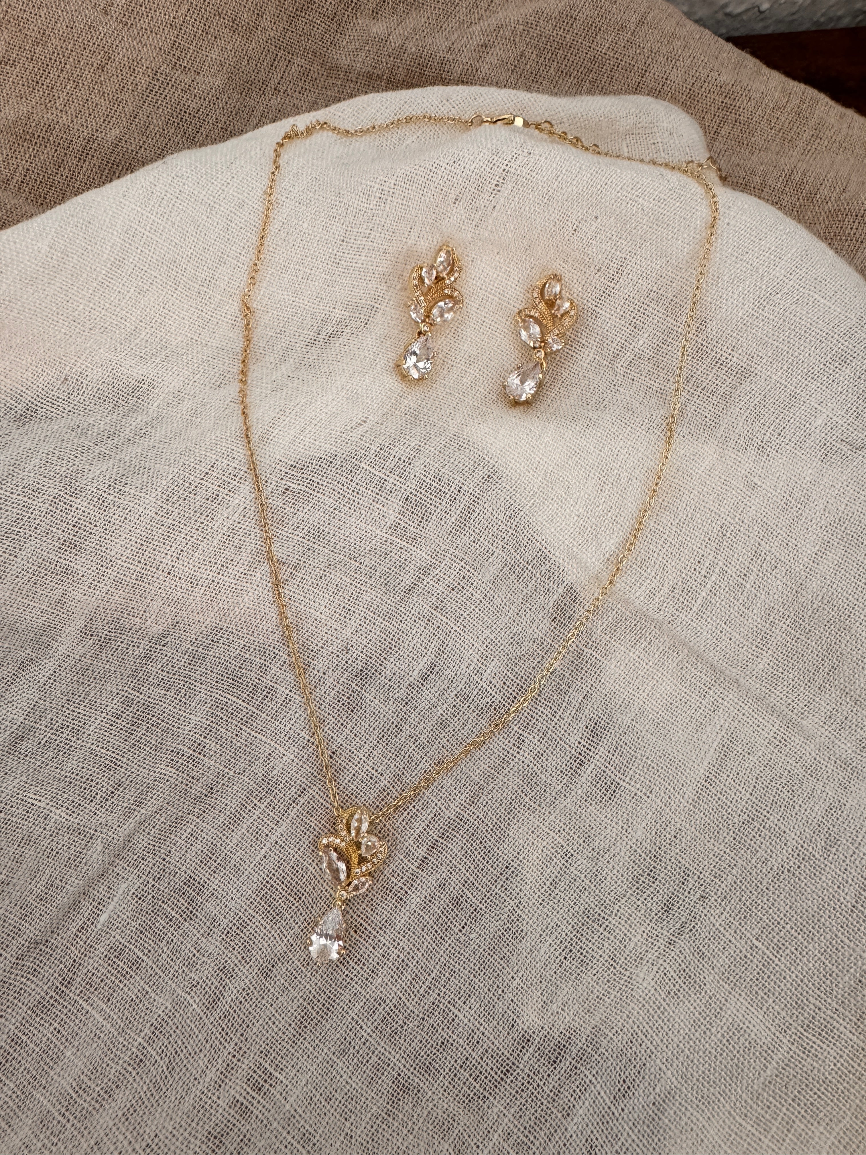 Schmuckset Gold mit Zirkonia – Halskette & Ohrringe | Eleganter Brautschmuck für Hochzeit und festliche Anlässe