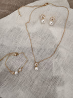 Brautschmuck Set Gold mit Perlen & Zirkonia – Halskette, Ohrringe & Armband 3-teilig