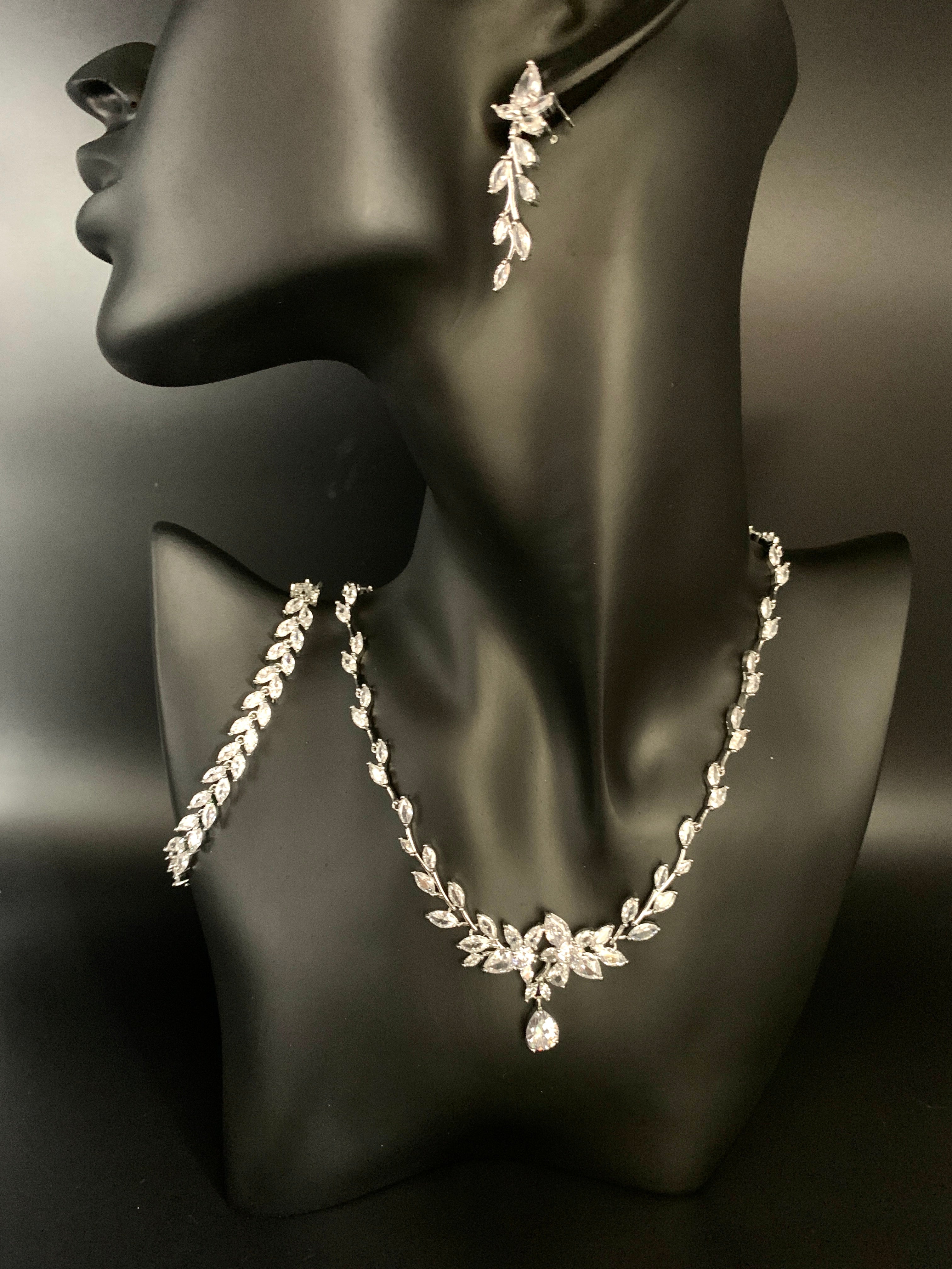 Zirkonia Schmuckset Silber – Collier & Ohrringe und Armband | ONDEGO®