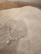 Halskette Silber mit Perle & Zirkonia – filigrane Brautkette im Blätterdesign