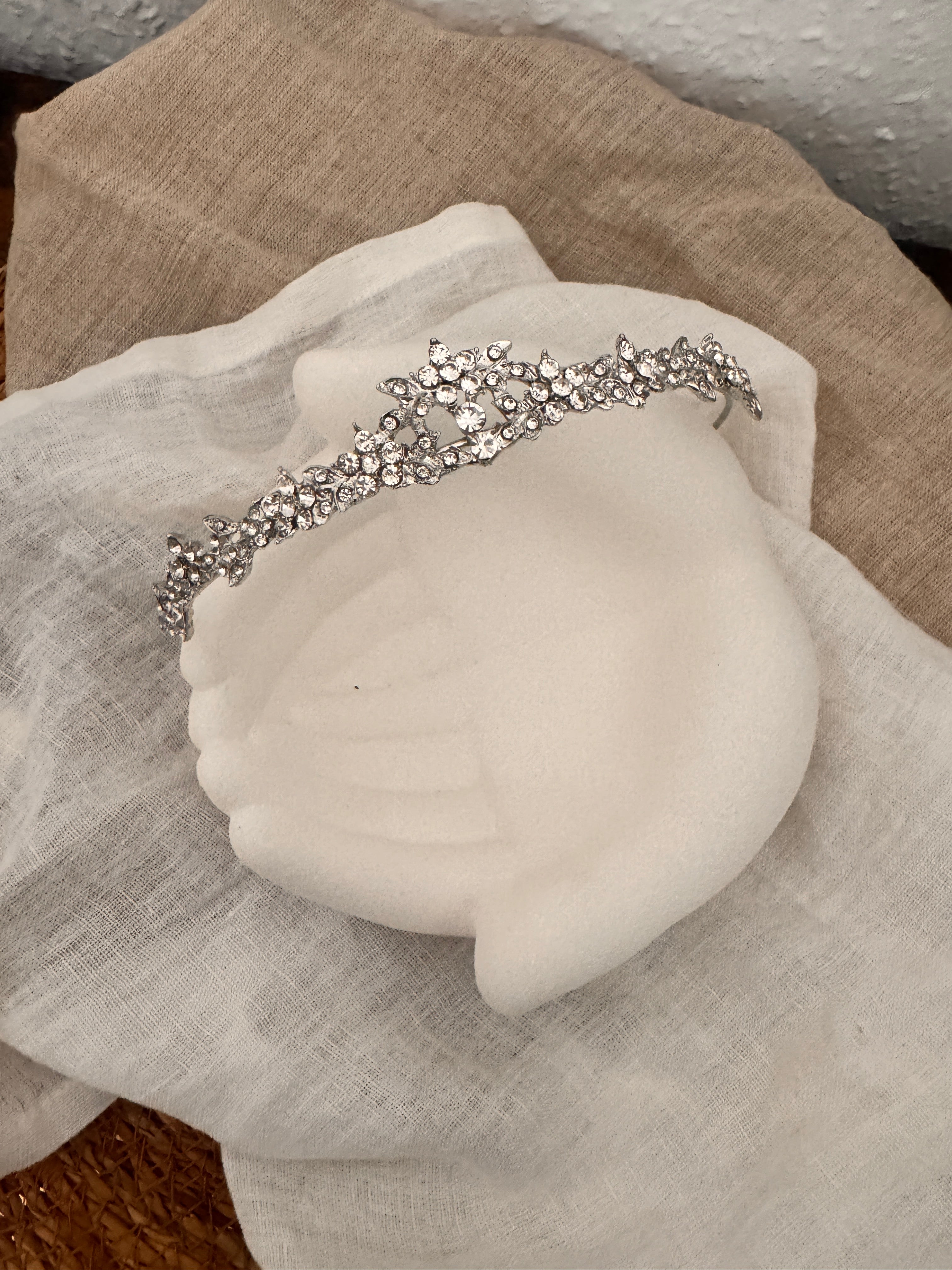 Diadem Silber – Strass Tiara mit Ösen 2,5 cm hoch | ONDEGO®