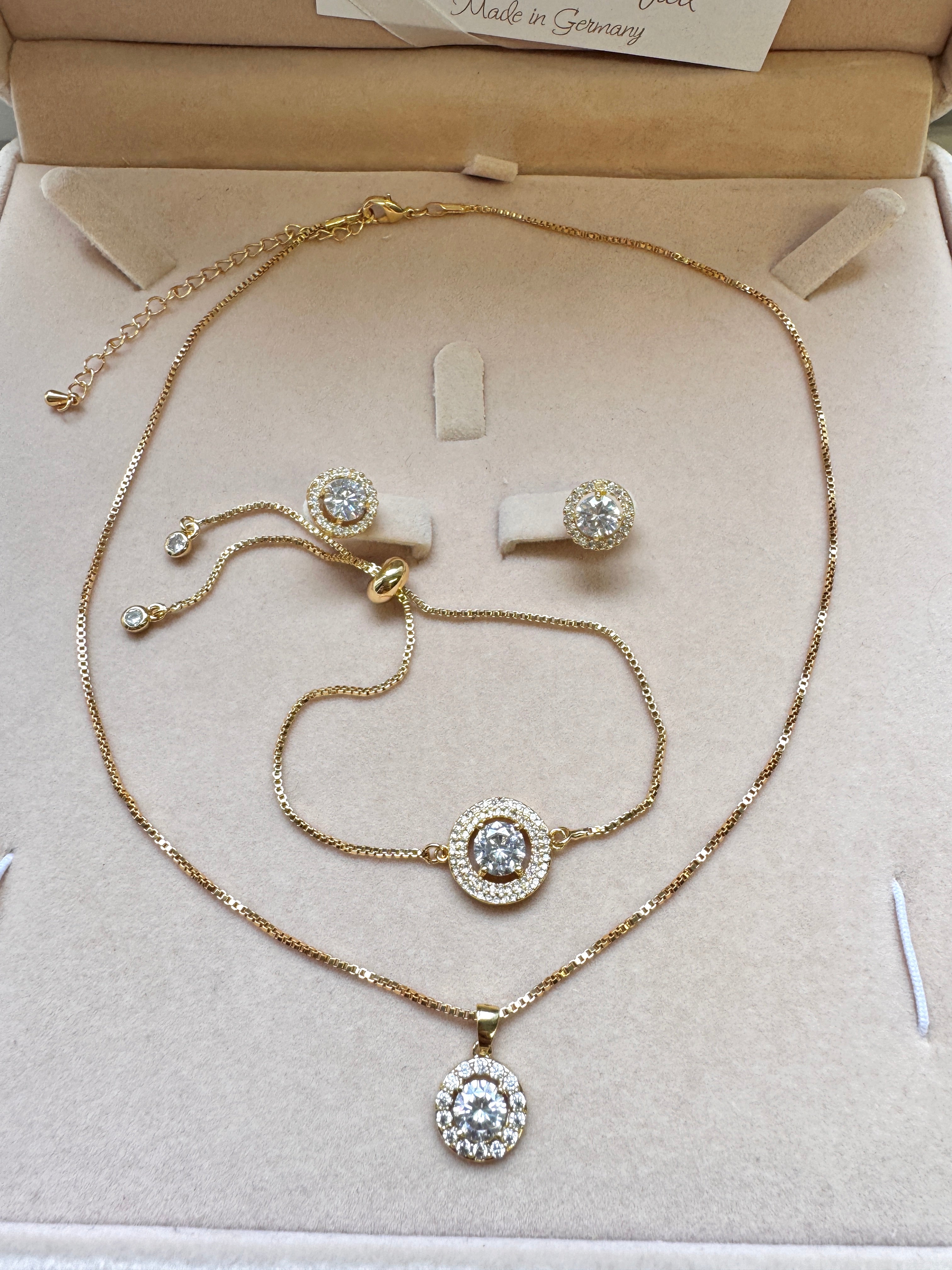 Zirkonia & Strass Schmuckset in Gold – Halskette, Ohrringe & Armband | ONDEGO®