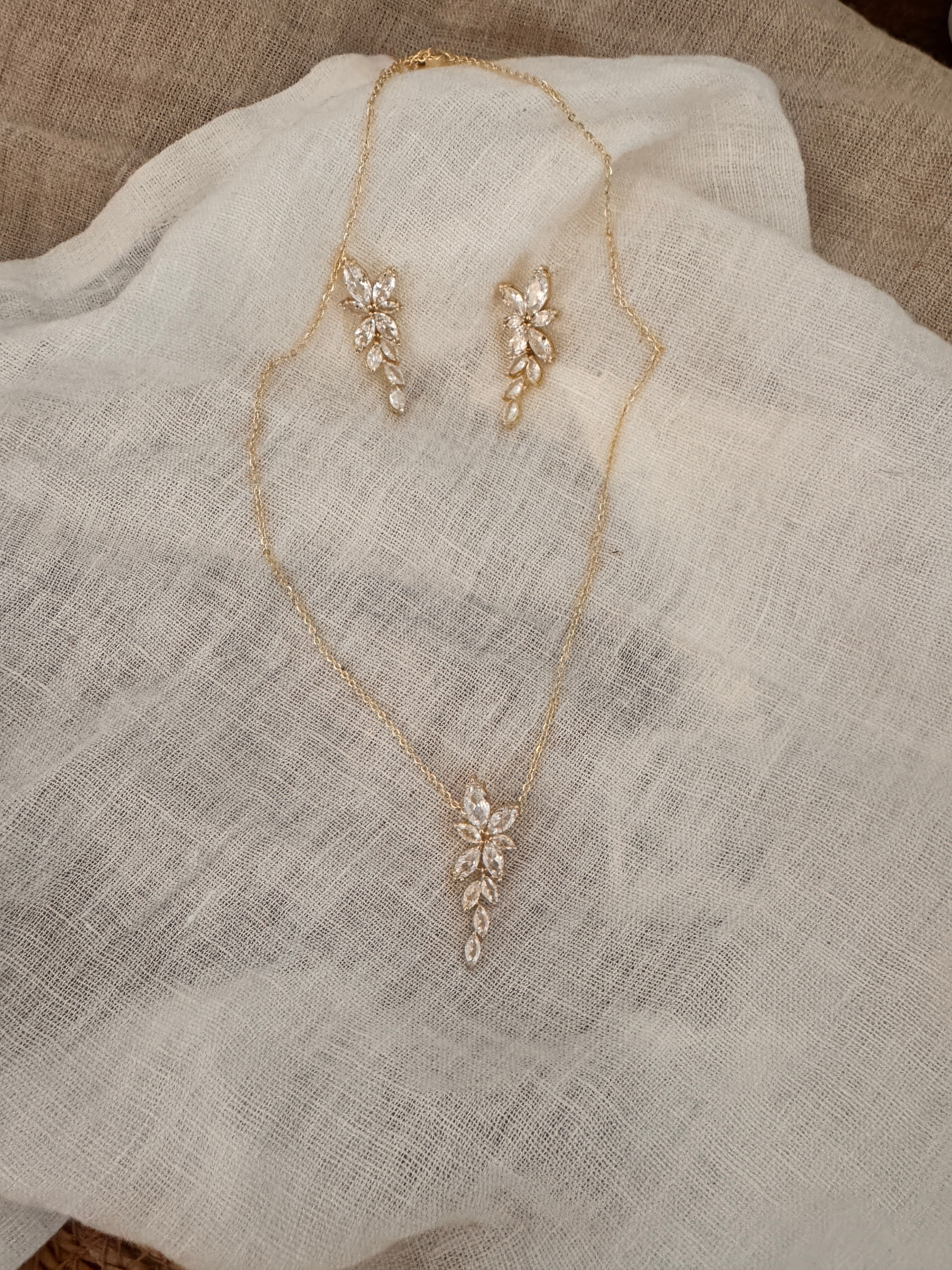 Brautschmuck Set Gold – Zirkonia Kette & Ohrringe 3,5 cm elegant | ONDEGO®