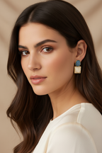 Statement-Ohrringe Hellblau & Ivory – goldfarbene Ohrstecker für Damen
