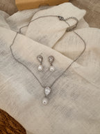 Zirkonia Perlen Schmuckset Silber – Halskette & Ohrringe mit Tropfenperle | Brautschmuck Elegant | ONDEGO®