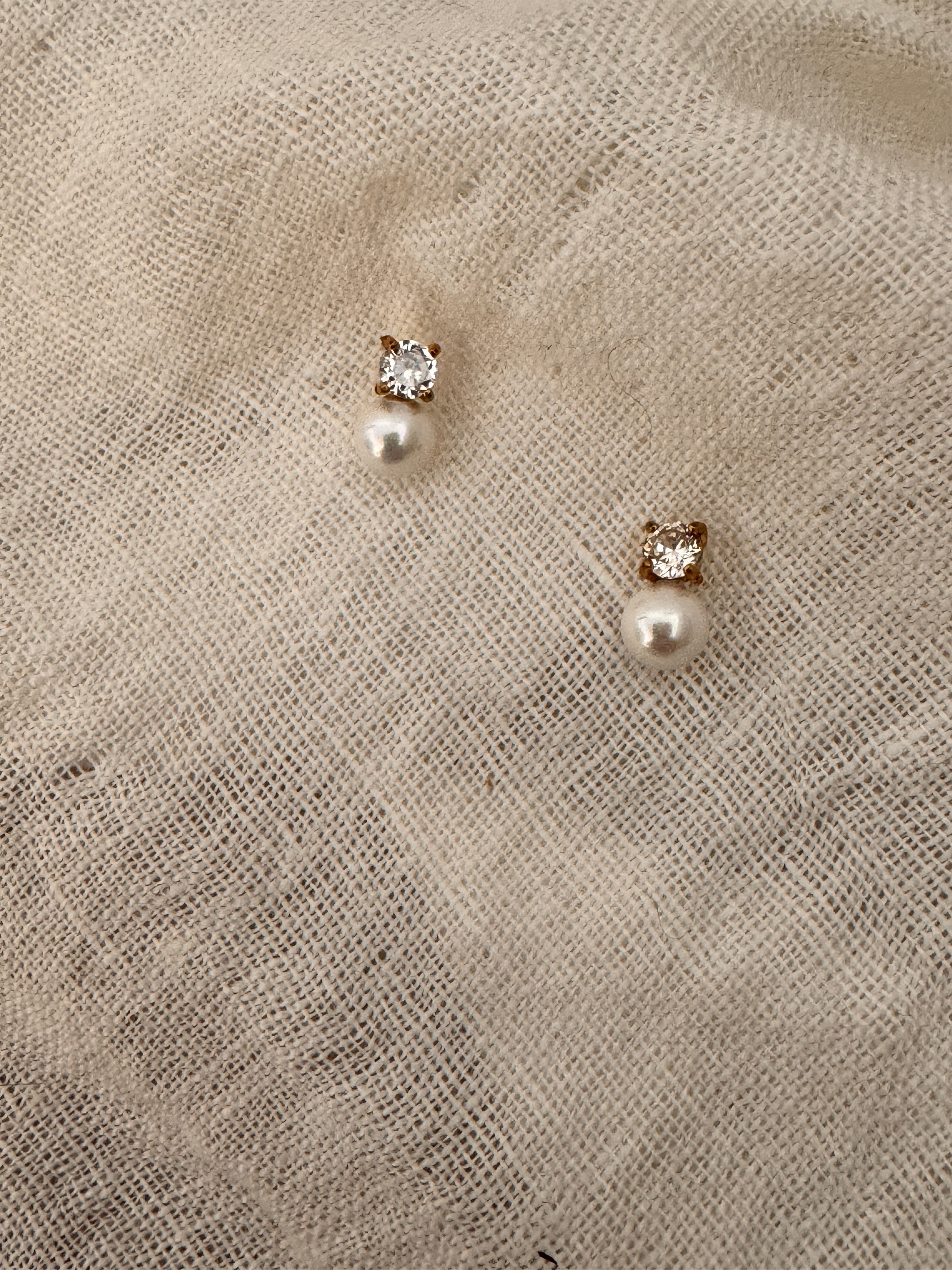 Perlen Ohrstecker Gold – 6 mm Perle mit Zirkonia | Edelstahl wasserfest | ONDEGO®