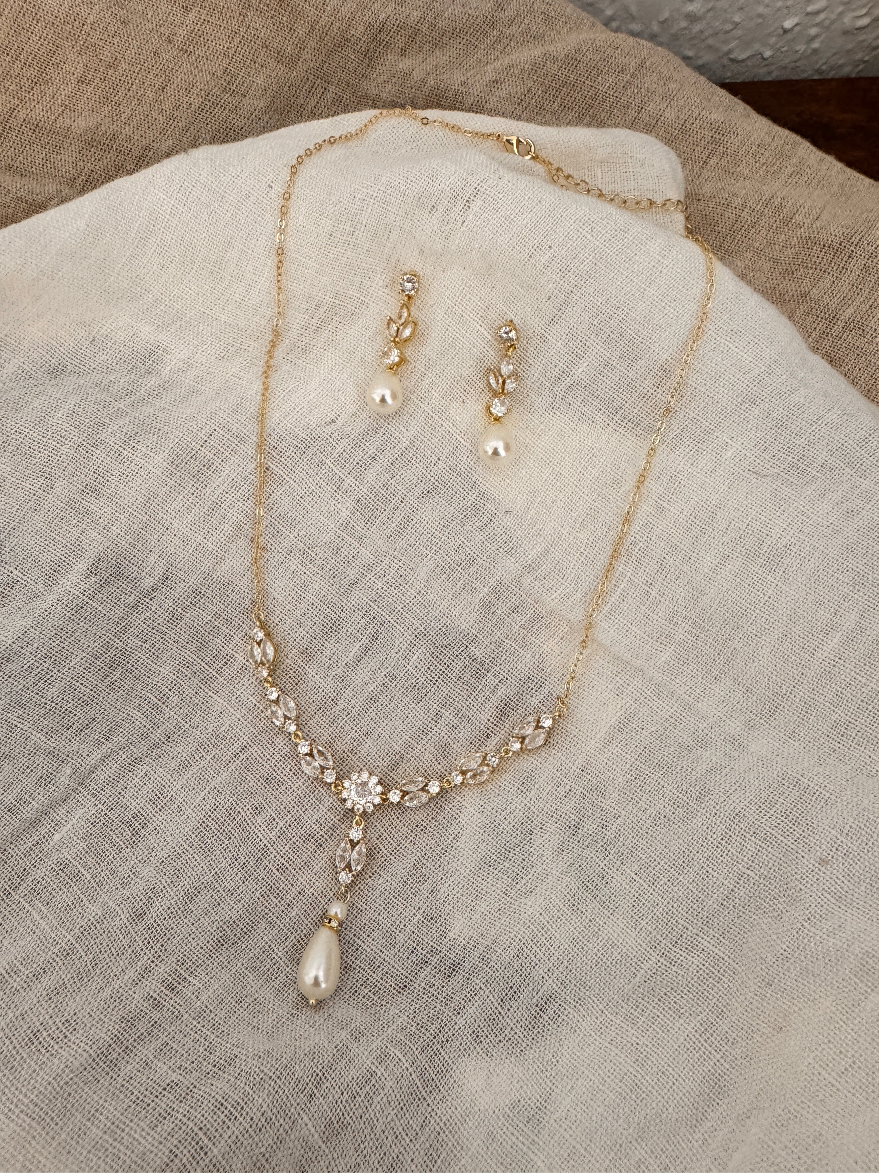 Elegantes Brautschmuck Set Gold – Zirkonia Kette & Ohrringe | ONDEGO®