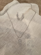 Brautschmuck Set Silber – Zirkonia Blätter Kette & Ohrringe mit optionaler Rückenkette | ONDEGO®