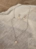 Brautschmuck Set Silber – Perle & Strass Kette und Ohrringe elegant | ONDEGO®