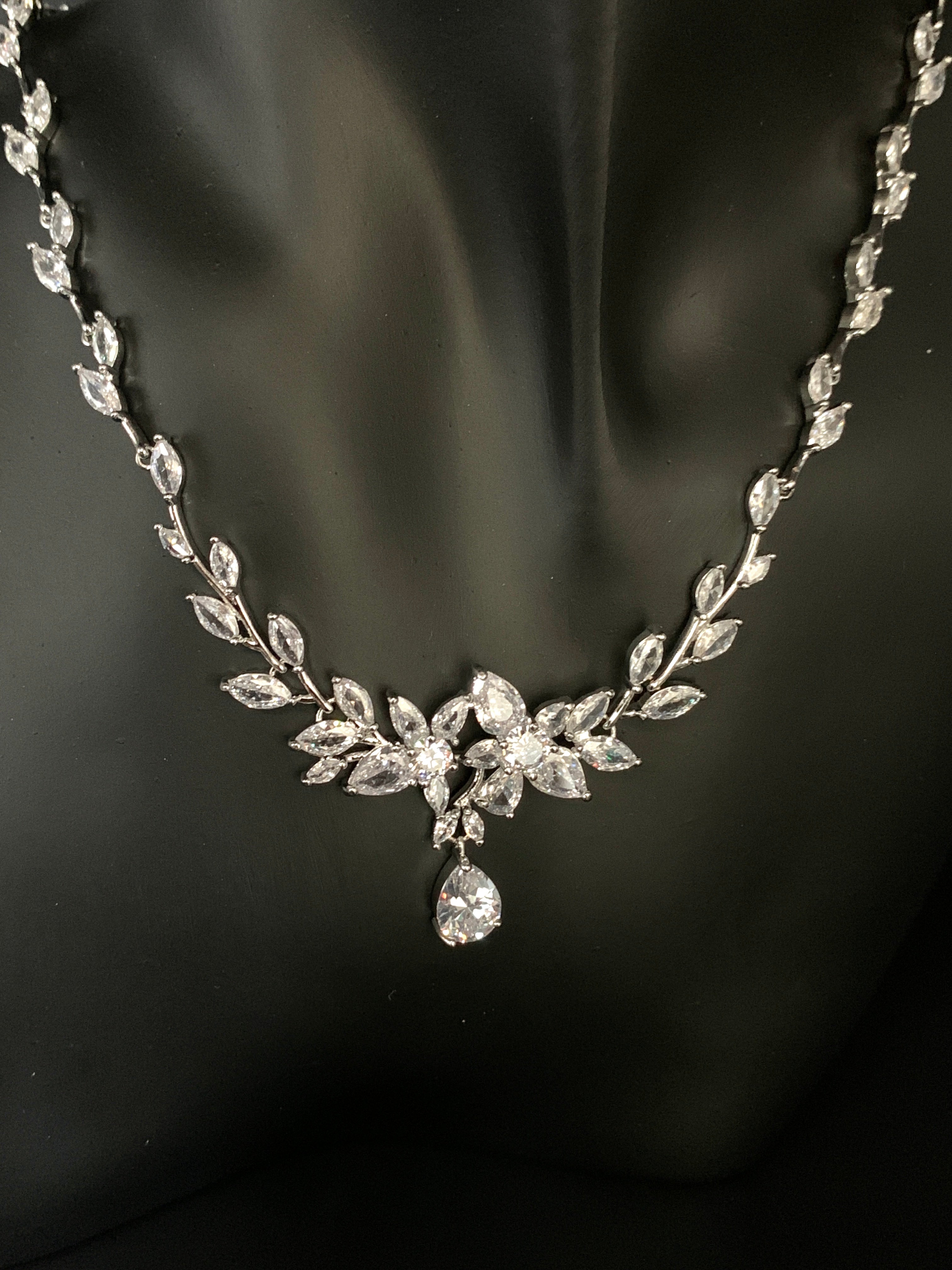 Zirkonia Schmuckset Silber – Collier & Ohrringe und Armband | ONDEGO®