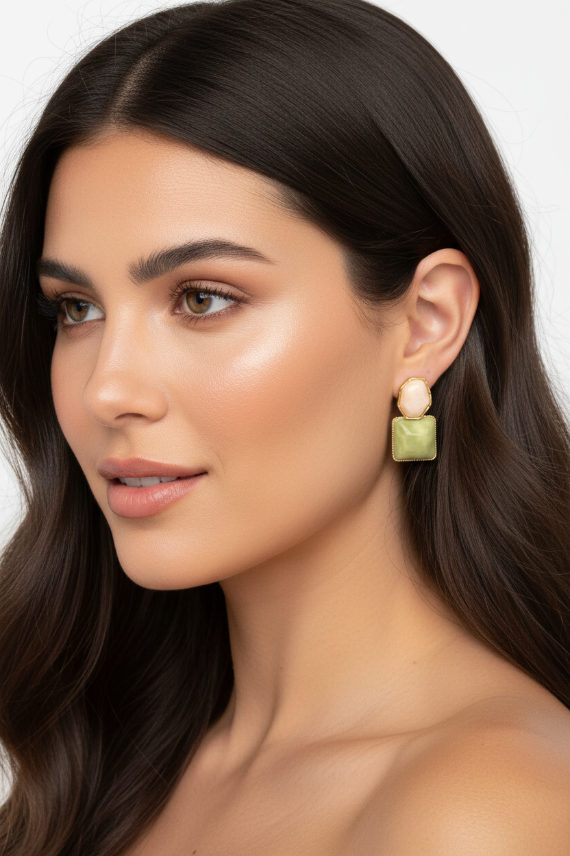 Ohrringe Damen Gold mit Schmucksteinen Grün & Ivory – Statement Ohrstecker 3,5 cm