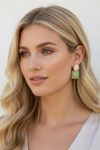 Ohrringe Damen Gold mit Schmucksteinen Grün & Ivory – Statement Ohrstecker 3,5 cm