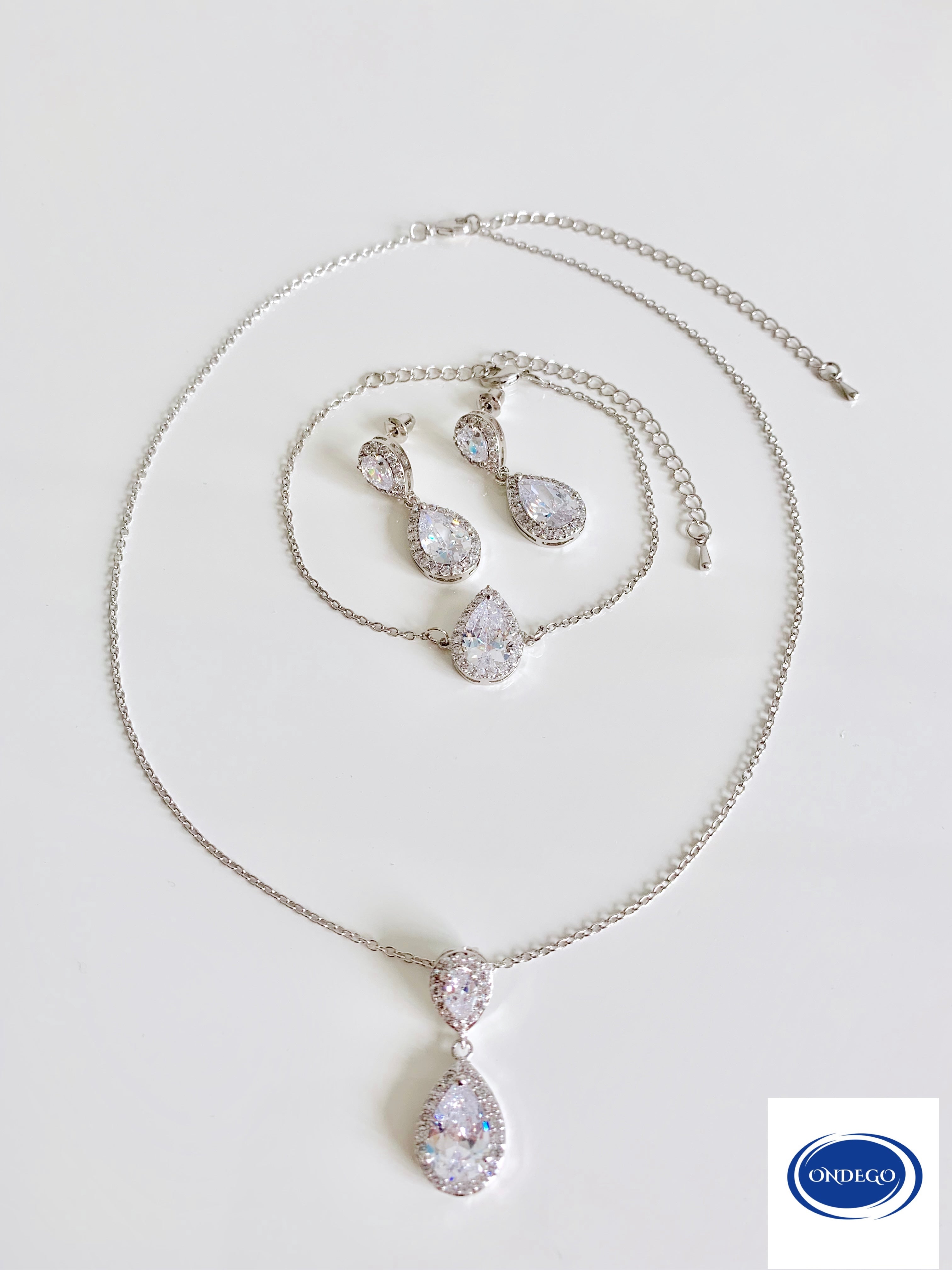 Brautschmuck Set Silber – Zirkonia Tropfen Kette, Ohrringe & Armband verstellbar | ONDEGO®
