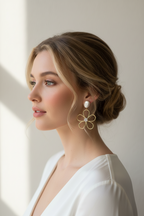 Blumen Ohrringe Gold mit Perlen – Elegante Statement Ohrhänger im Blütendesign | ONDEGO®