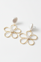 Blumen Ohrringe Gold mit Perlen – Elegante Statement Ohrhänger im Blütendesign | ONDEGO®