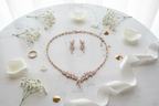 Zirkonia Schmuckset Gold – Collier & Ohrringe im eleganten Blätterdesign Brautschmuck | ONDEGO®