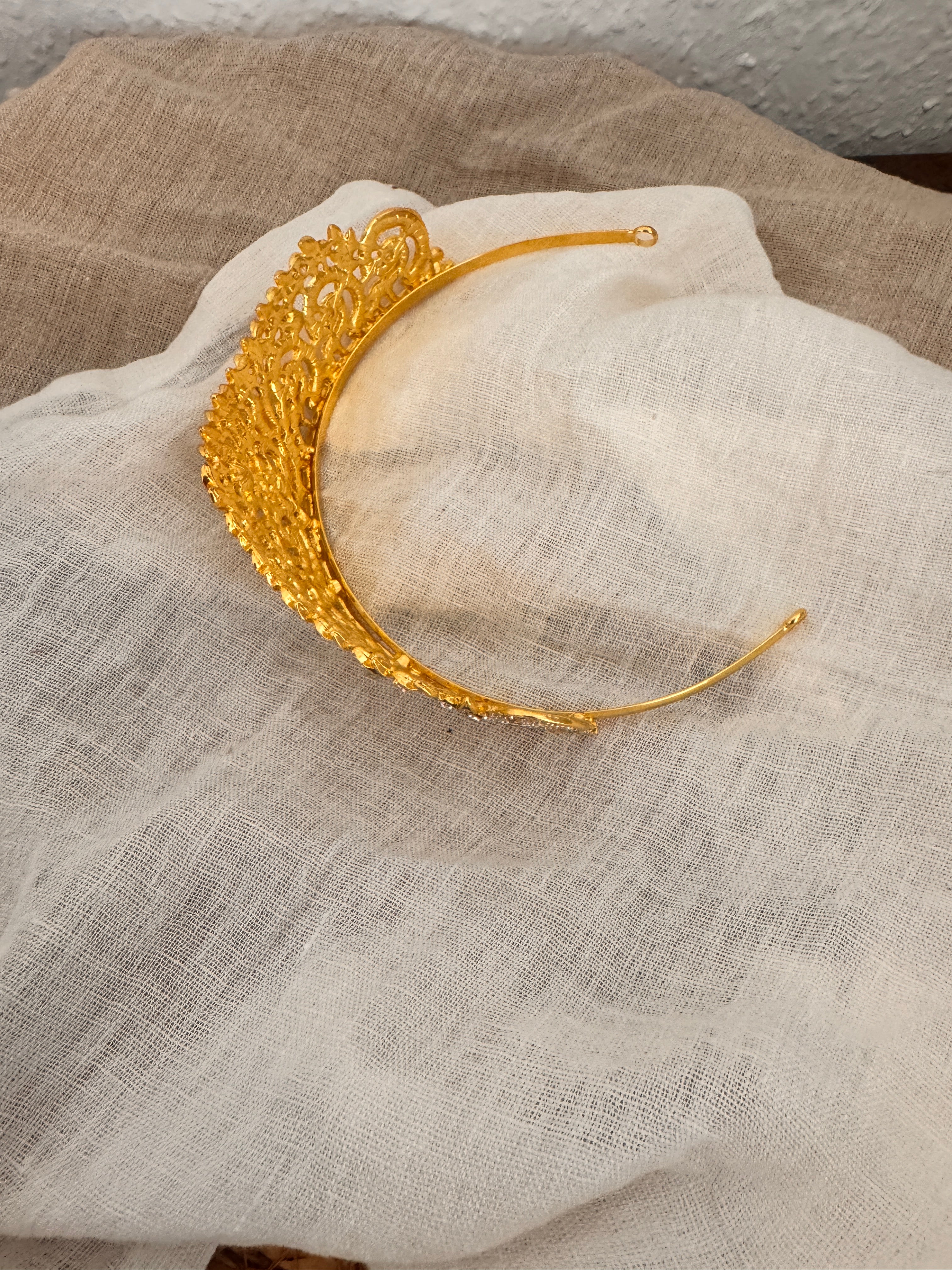 Diadem Gold – Haarschmuck mit Strass 5 cm hoch | ONDEGO®