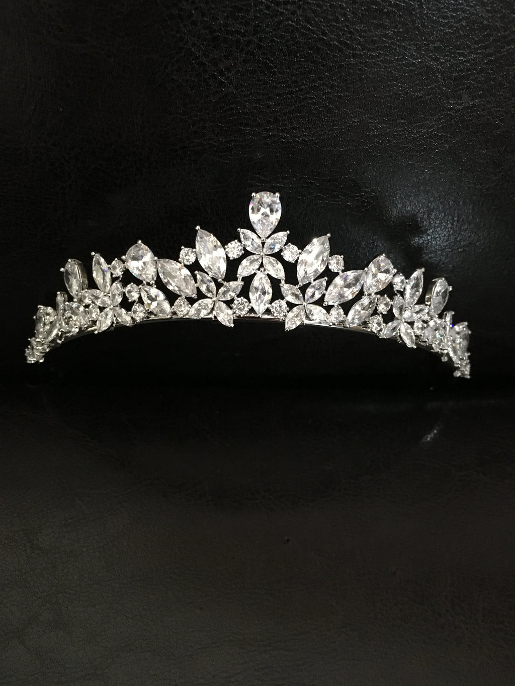 Zirkonia Diadem AAA+ – Silber Tiara für Braut, Hochzeit Haarschmuck, edle Krone | ONDEGO®