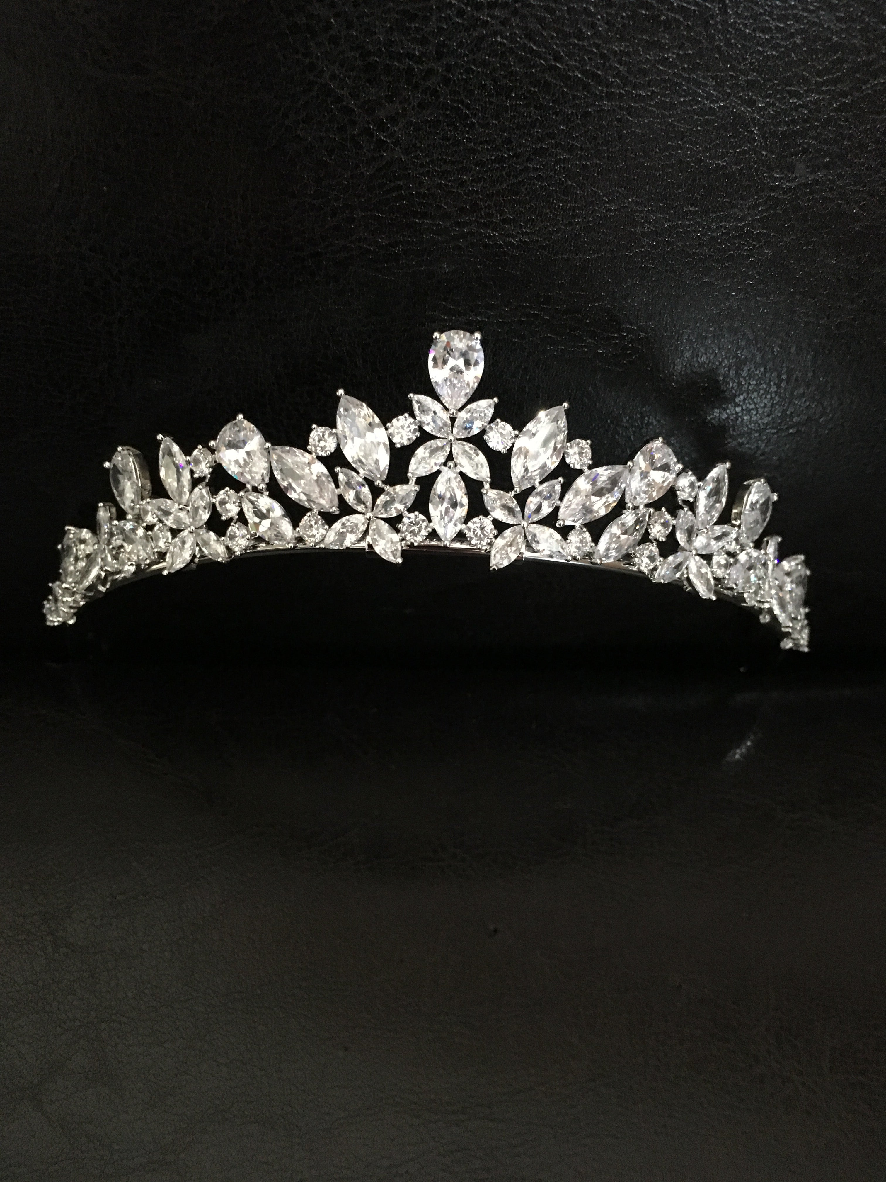 Zirkonia Diadem AAA+ – Silber Tiara für Braut, Hochzeit Haarschmuck, edle Krone | ONDEGO®