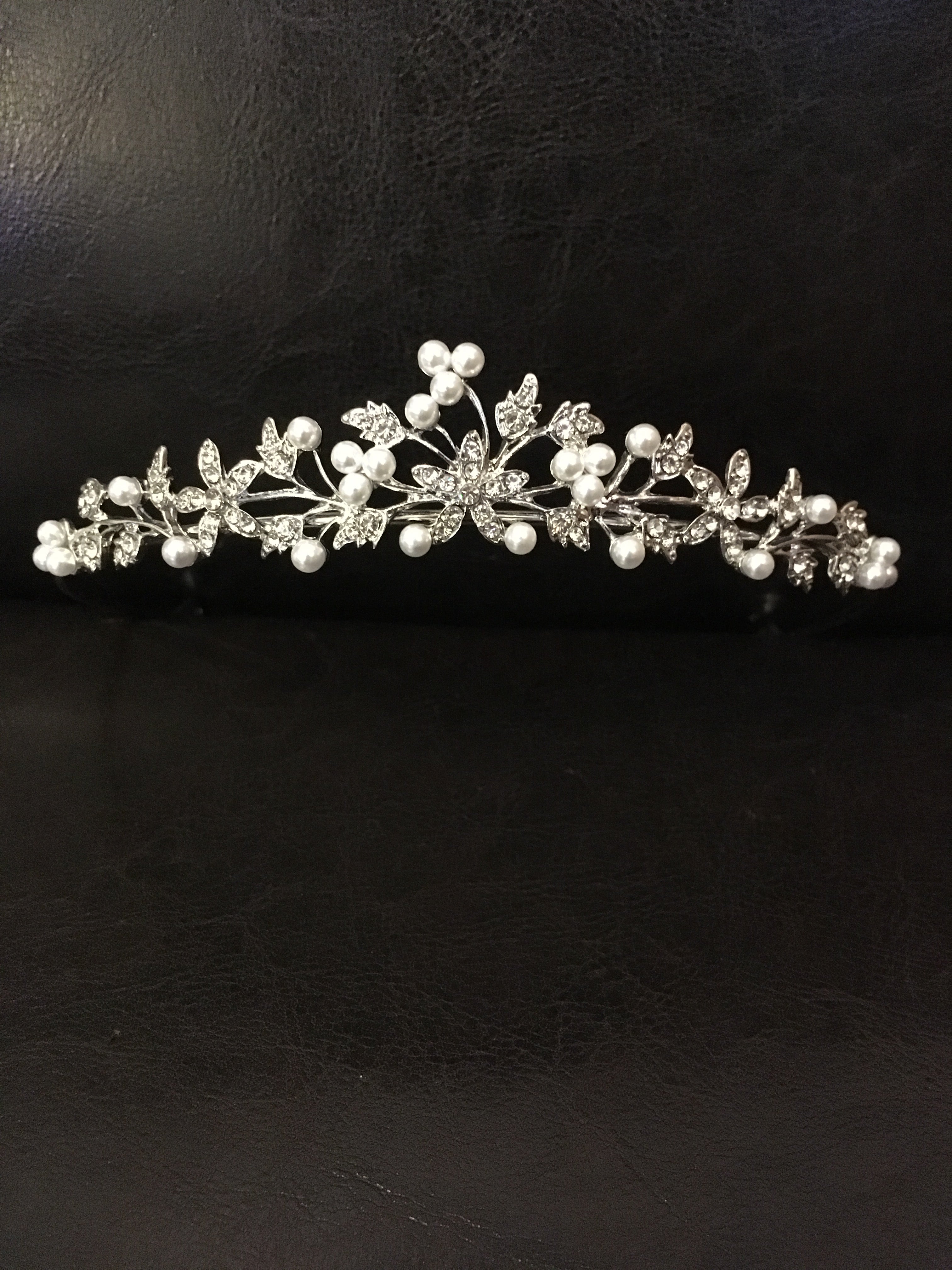 Perlen Strass Diadem Silber – eleganter Haarschmuck mit Ösen für Hochzeit & Braut | ONDEGO®