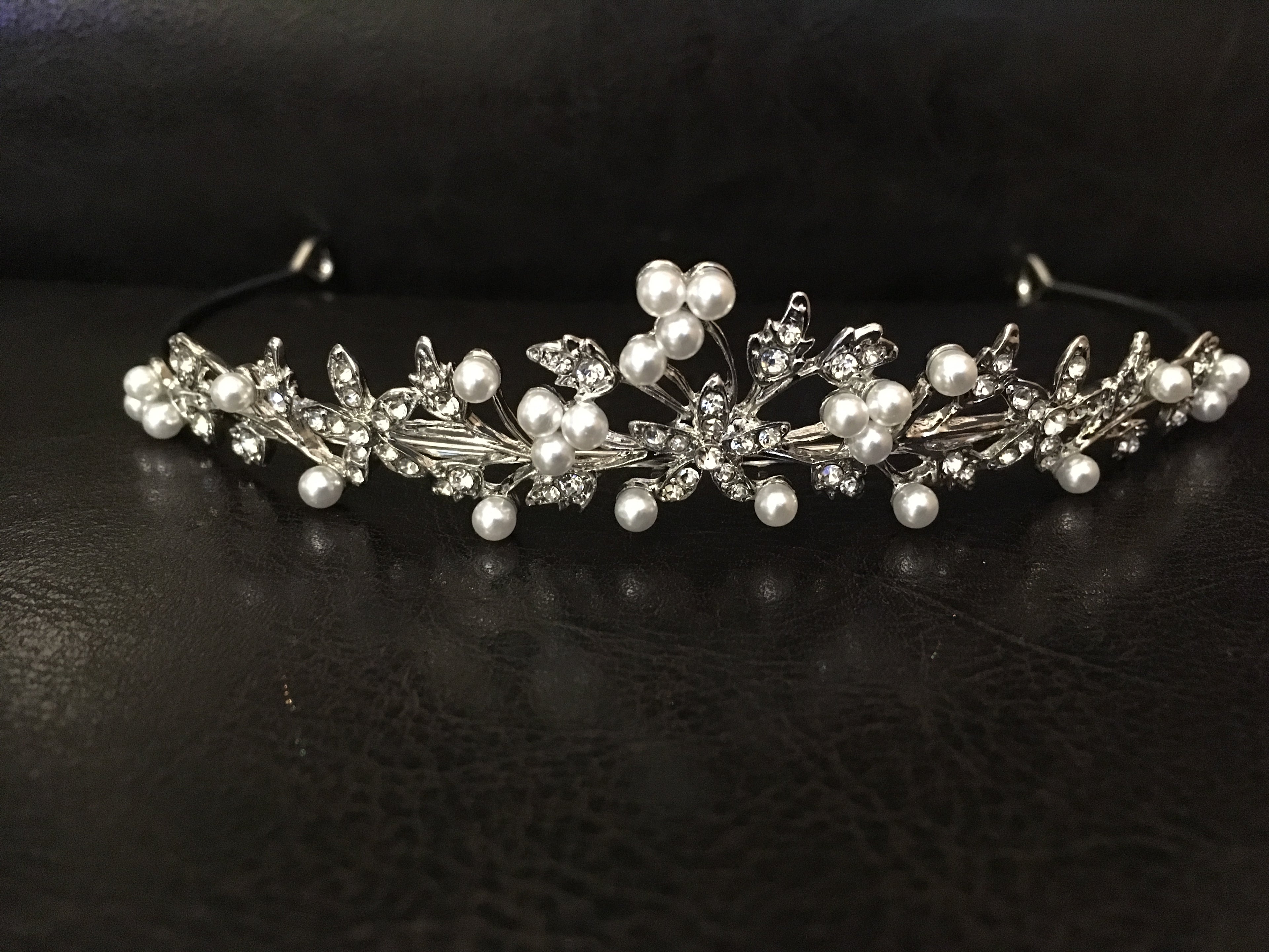 Perlen Strass Diadem Silber – eleganter Haarschmuck mit Ösen für Hochzeit & Braut | ONDEGO®