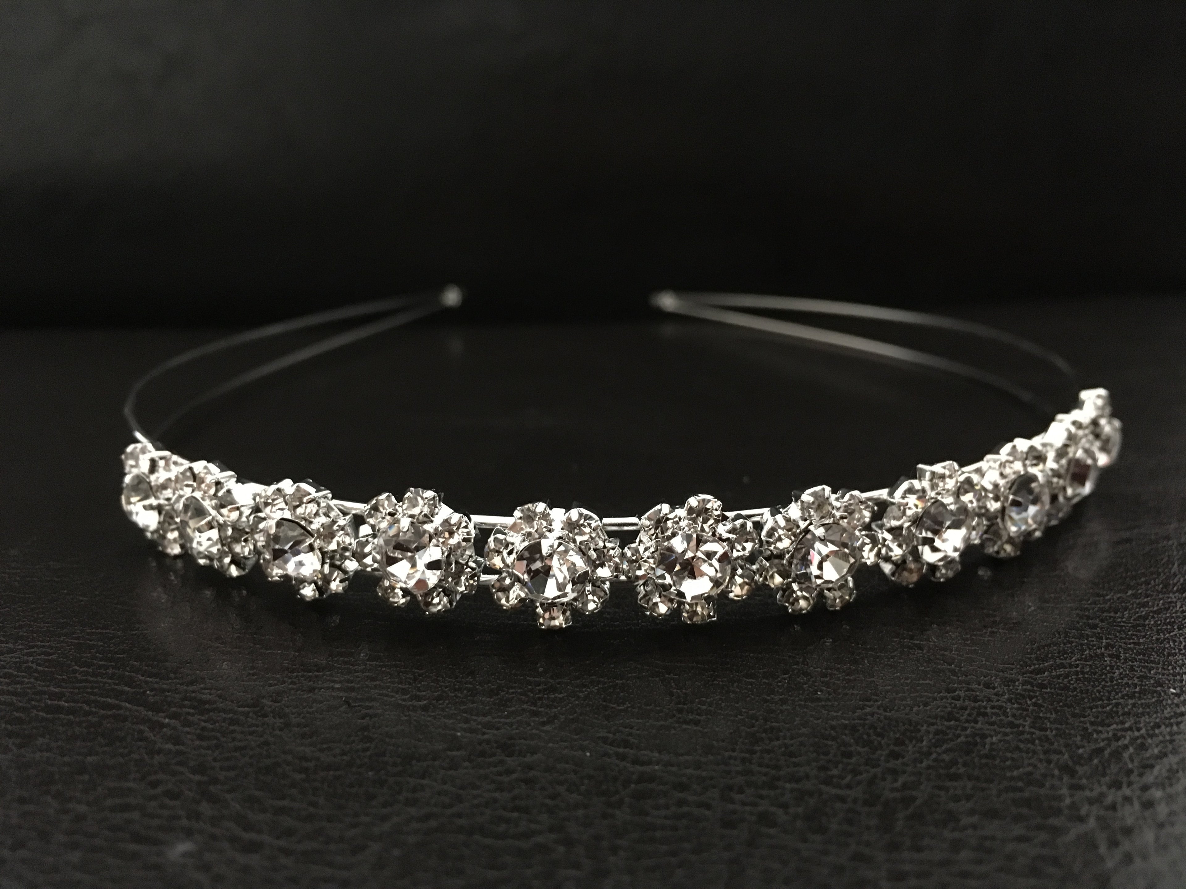 Strass Diadem Silber – Hochzeit Tiara, Braut Haarschmuck, glitzernde Krone | ONDEGO®