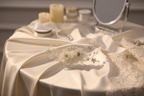 XS Blüten Haarkamm – Ivory Blüten & Strass | Dezenter Brauthaarschmuck | ONDEGO®
