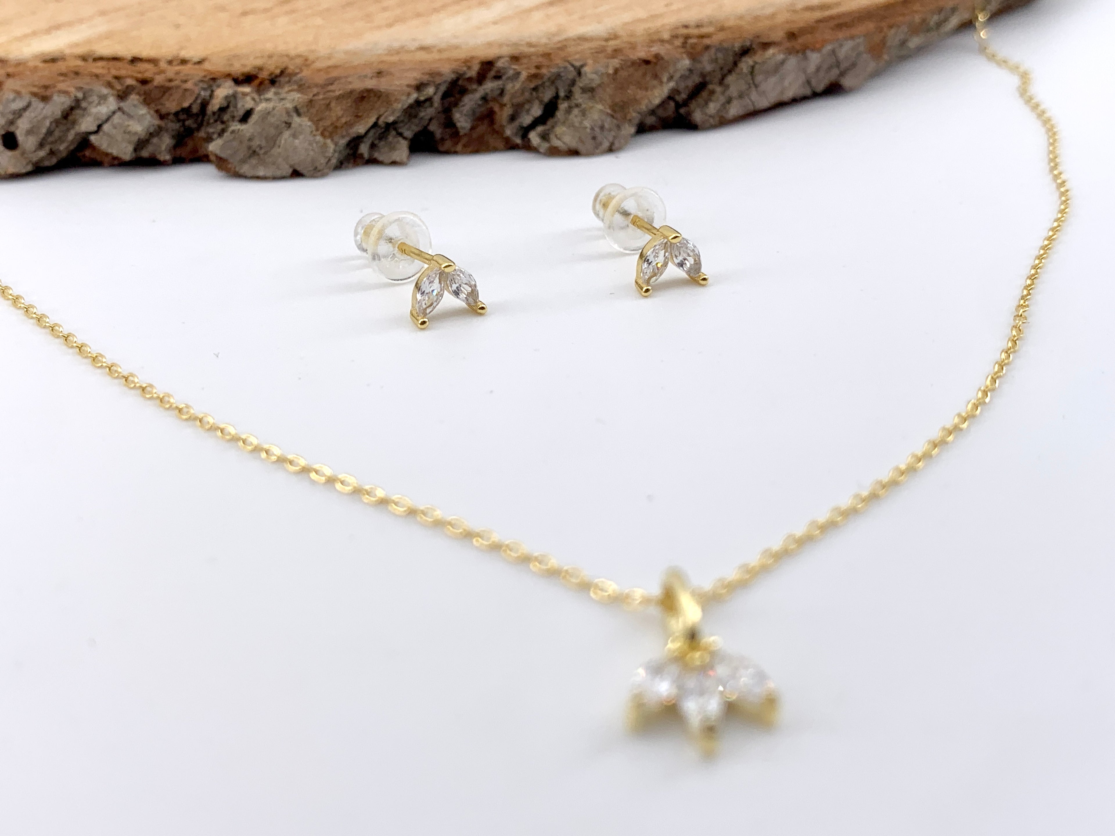 18K Vergoldetes Schmuckset aus 925 Silber – Halskette & Ohrringe Minimalistisch Elegant Brautschmuck | ONDEGO®