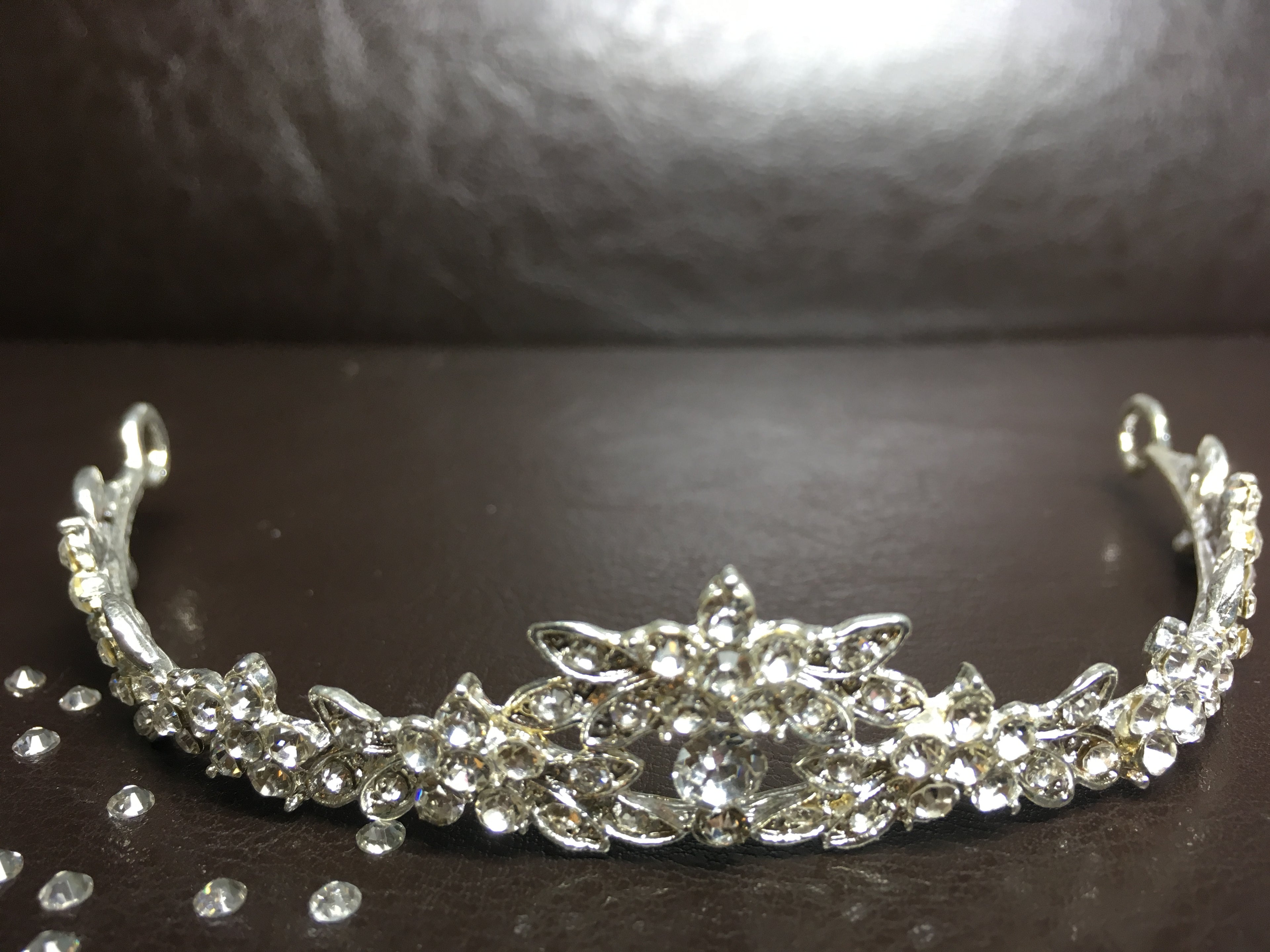 Silber Strass Diadem – edler Haarreif mit Kunstperlen für Braut & Festfrisuren | ONDEGO®