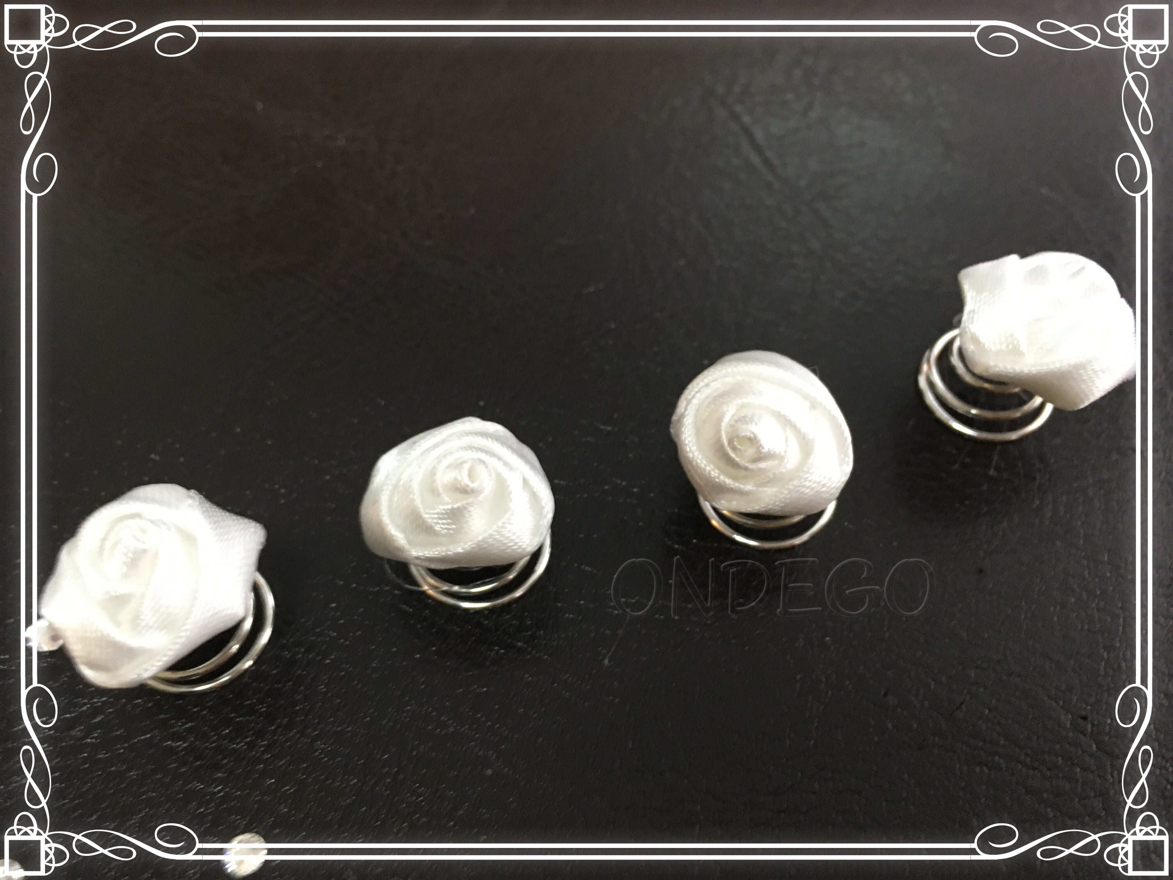 Elegante Curlies Weiß – 6er Set Haarspiralen mit Stoffblüten für Braut, Hochzeit & festliche Frisuren | ONDEGO®