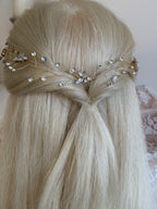 Gold Haardraht Diadem mit Strass – Flexibler Brauthaarschmuck | ONDEGO®