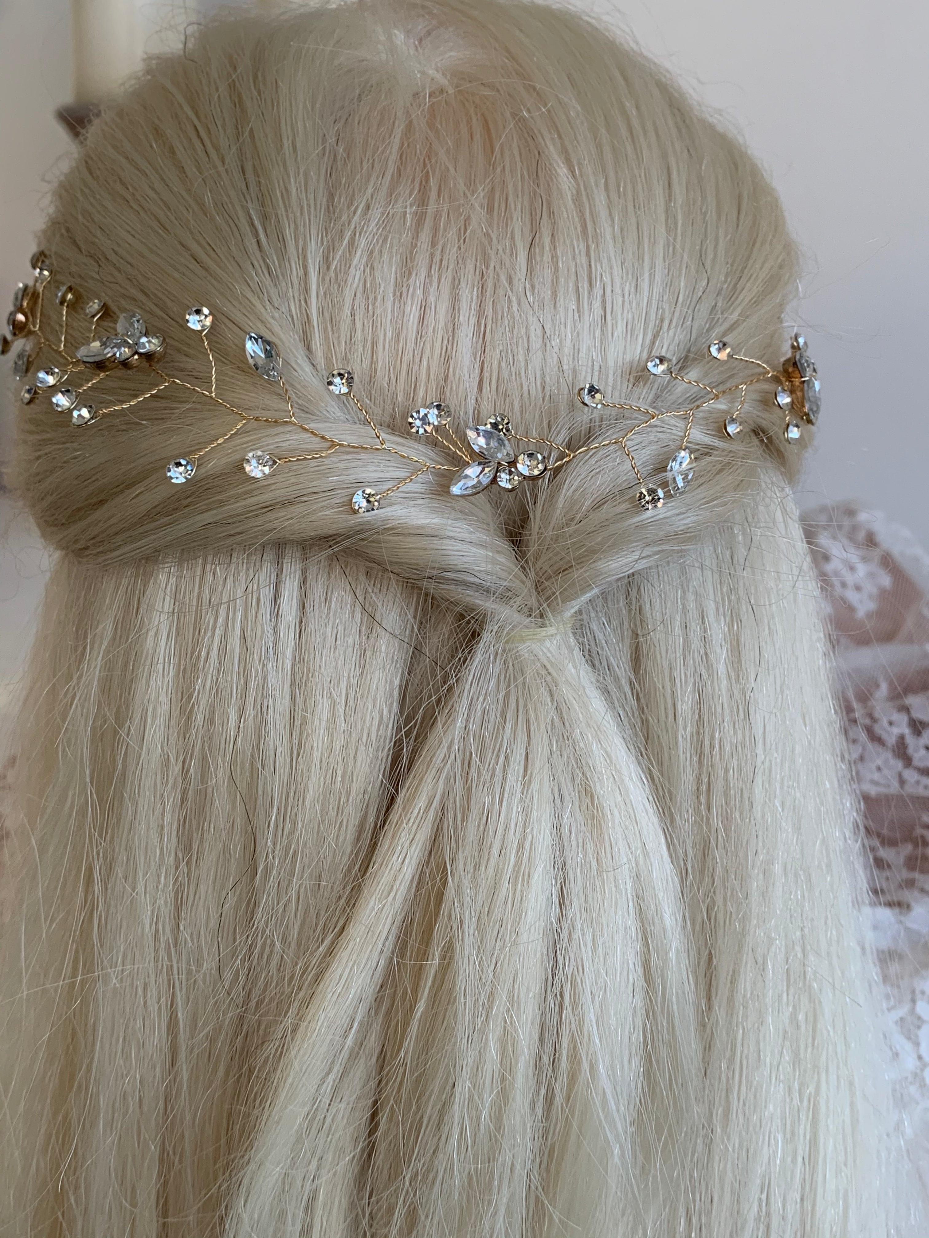 Gold Haardraht Diadem mit Strass – Flexibler Brauthaarschmuck | ONDEGO®