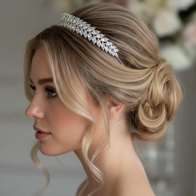 Zirkonia AAA+ Diadem Silber – funkelnde Tiara mit Ösen für Hochzeit & Braut | ONDEGO®