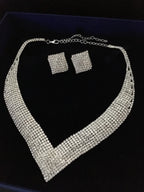 XXL Schmuckset Damen Silber – 3-teiliges Strass Collier, Ohrringe & Armband – Brautschmuck für Hochzeit, Abiball & Gala | ONDEGO®