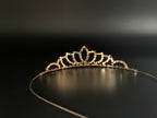 braut-haarschmuck-tiara-goldenes-strass-diadem-elegant-funkelnd-hochzeit