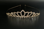 goldenes-diadem-mit-strass-hochzeit-tiara-braut-haarschmuck-elegantes-krönchen