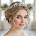 elegantes-strass-diadem-silbern-mit-reflexion-im-studio