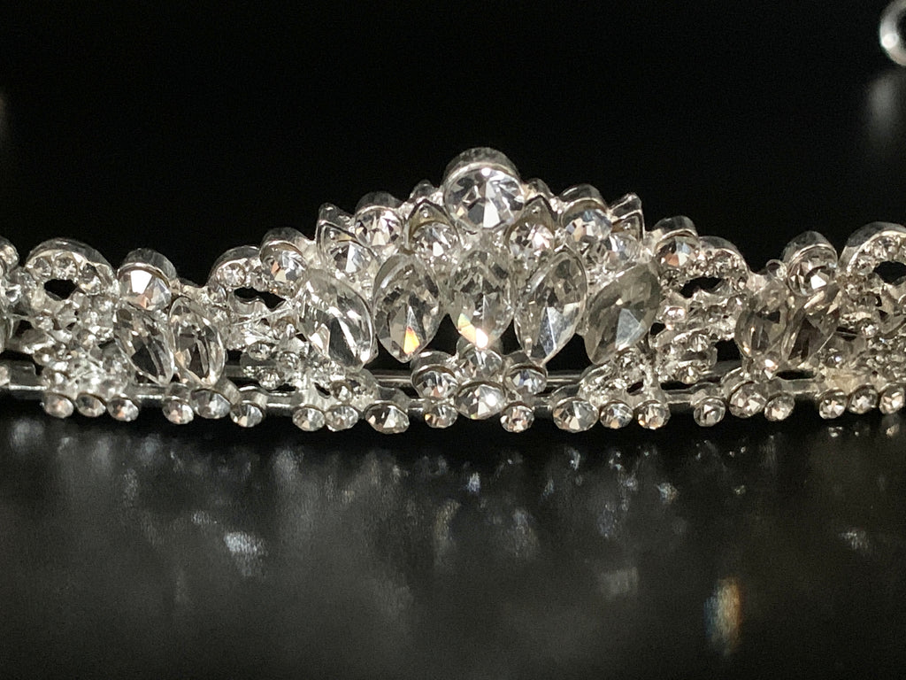 filigranes-silber-diadem-mit-marquise-und-runden-steinen