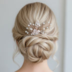 Elegante Haarnadel Roségold mit Strass & Blüte – Braut Haarschmuck für Hochzeit, Steckfrisuren & besondere Anlässe | ONDEGO®