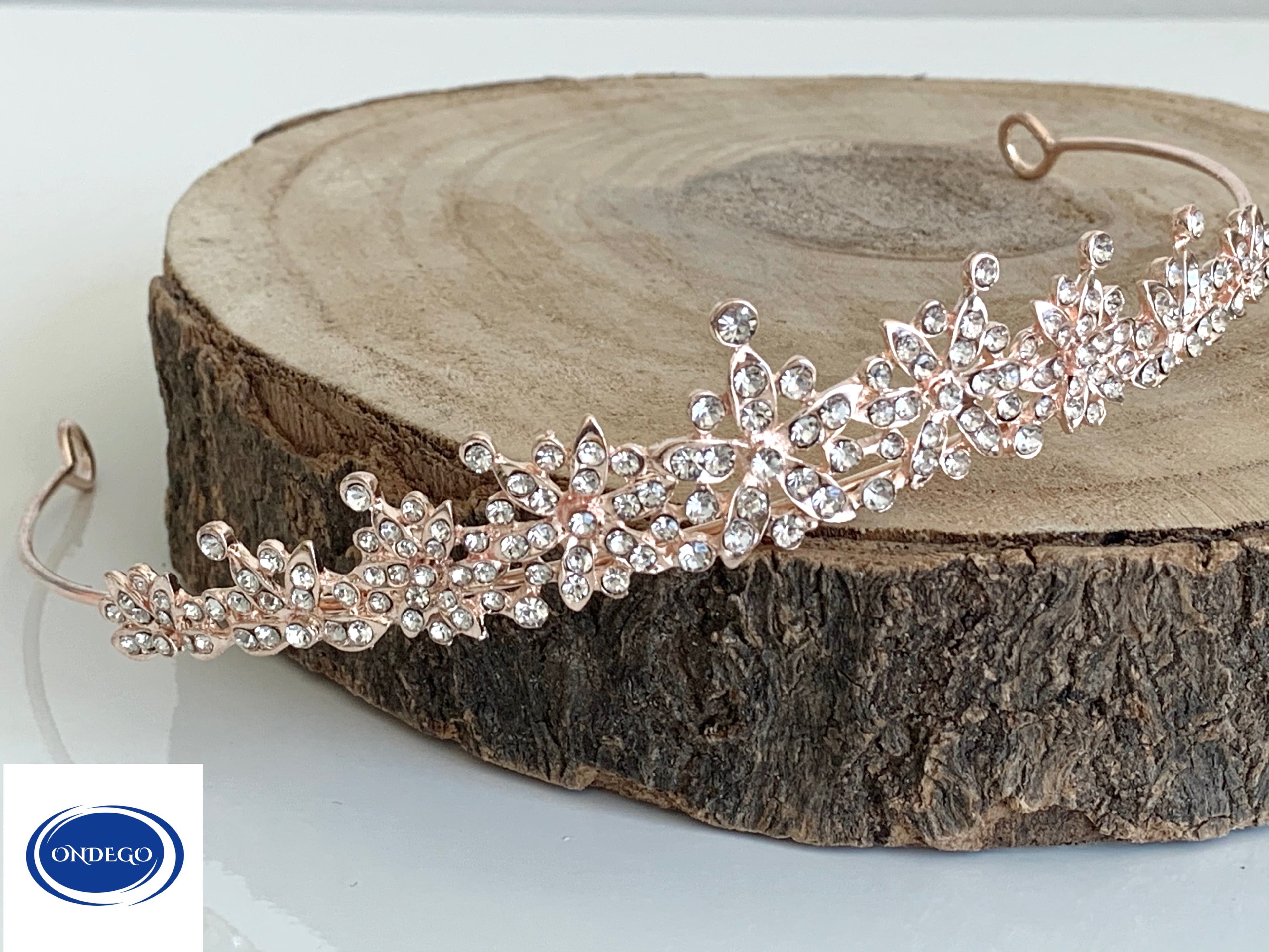 elegantes-braut-diademe-roségold-mit-kristallblüten