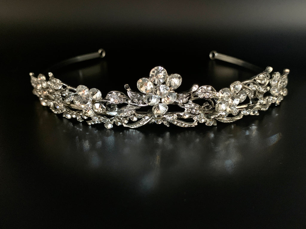 Silber Strass Diadem – florale Tiara für Braut & Hochzeit | ONDEGO®