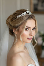 Strass Diadem Silber – große Tiara für Braut & Hochzeit, glitzernder Haarschmuck Krone | ONDEGO®