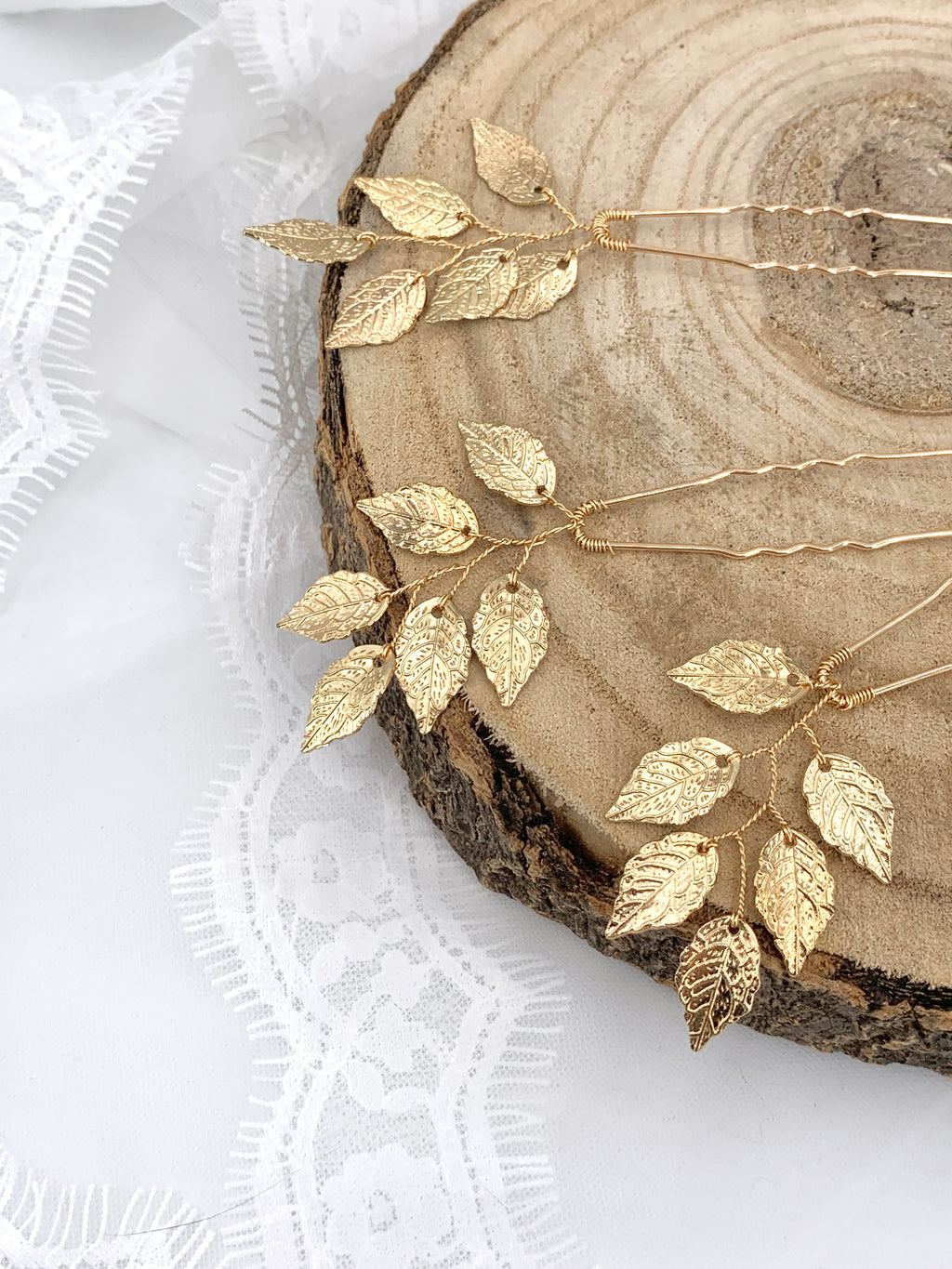 Haarnadel Gold Blatt – eleganter Brauthaarschmuck mit filigranen Blattdetails für Steckfrisuren, Hochzeit & Ball | ONDEGO®