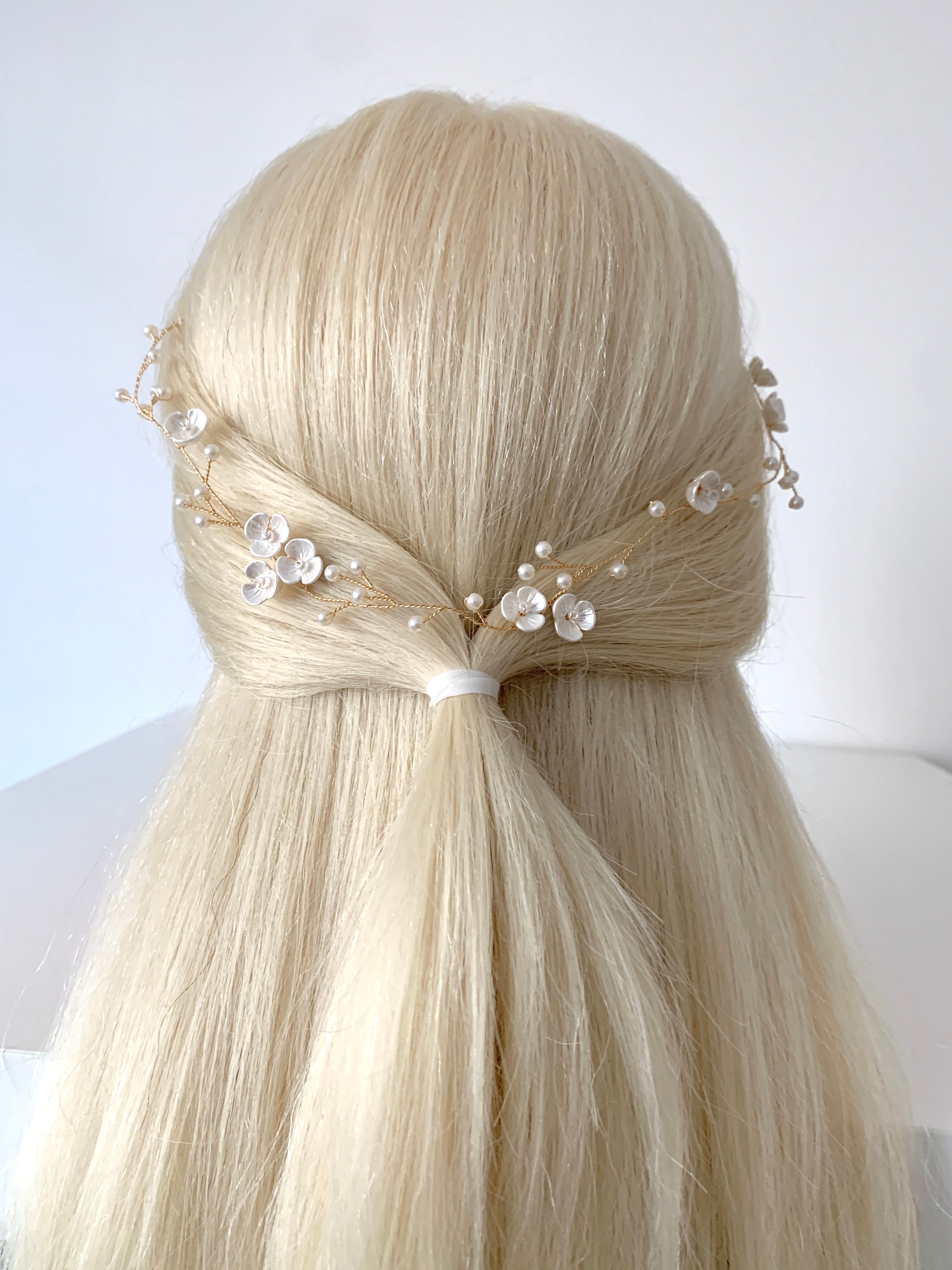 3D Haardraht Gold mit Blüten & Perlen – Brautschmuck Haarschmuck Hochzeit Ivory – ONDEGO®