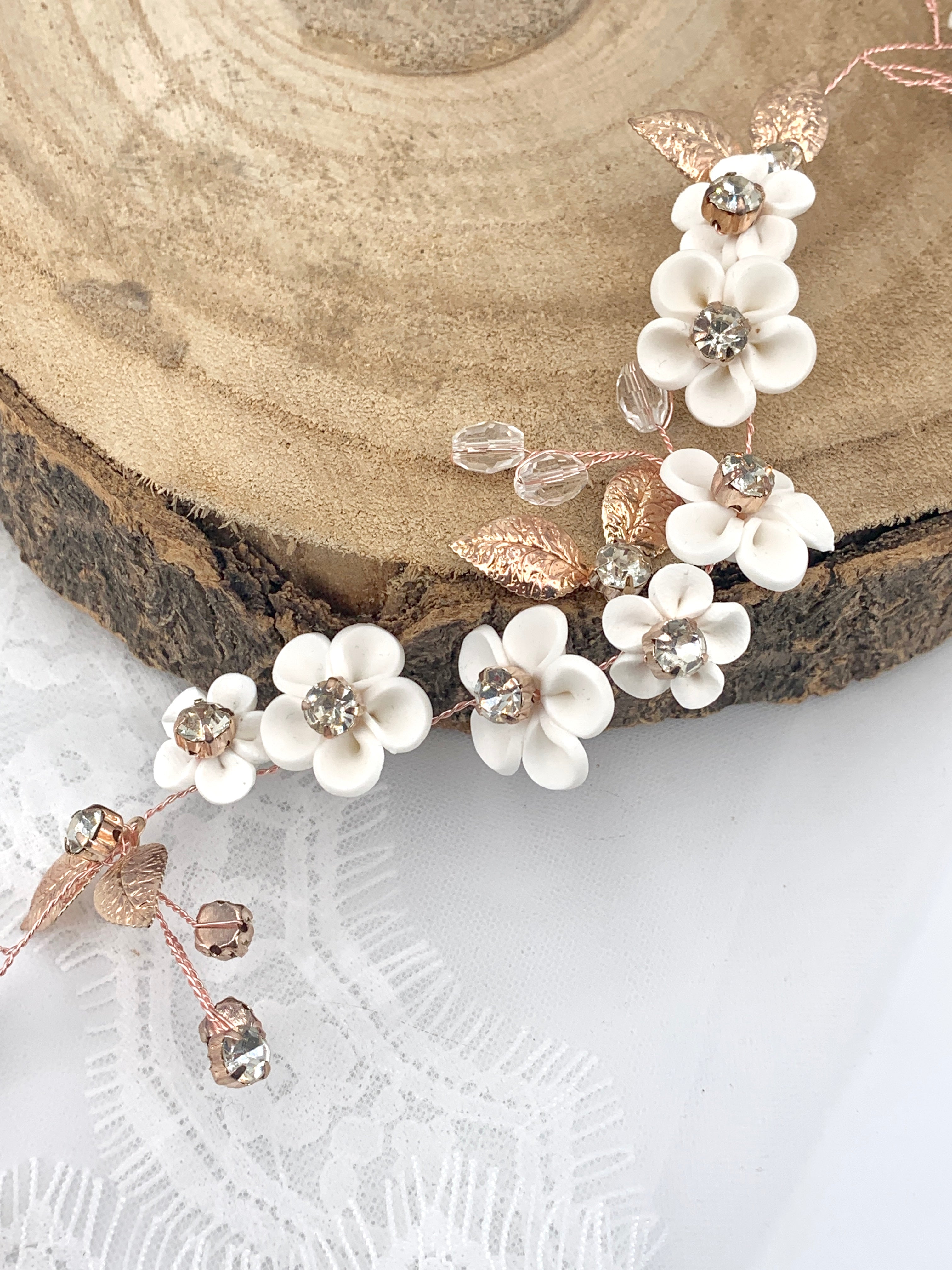 3D Blüten Haardraht Roségold – Brauthaarschmuck mit Perlen & Strass | ONDEGO®